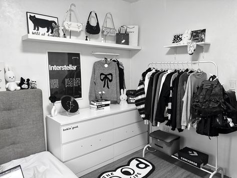 Acubi wardrobe